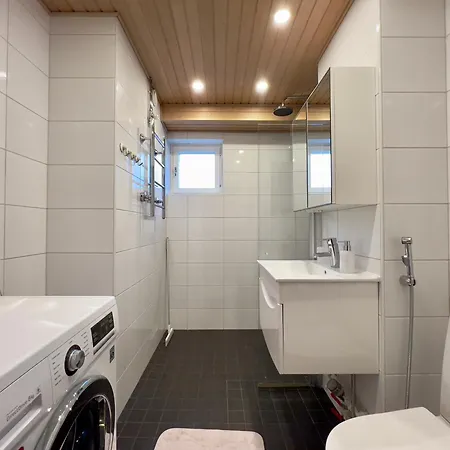 Spacious Modern Helsinki شقة